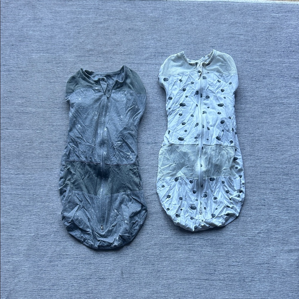 Happiest Baby Set of Two Baby Swaddle Sacks - Gray and White
